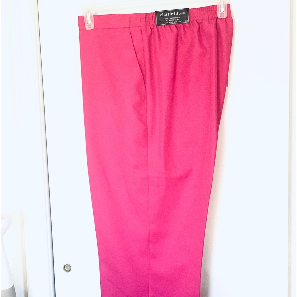 New Alfred Dunner size 16 women’s pink capris with comfort waist  ($48)